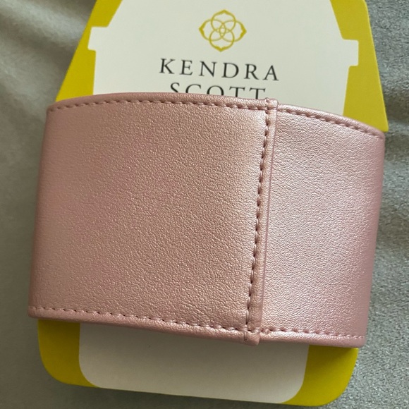 Kendra Scott Coffee Sleeve - Picture 2 of 2